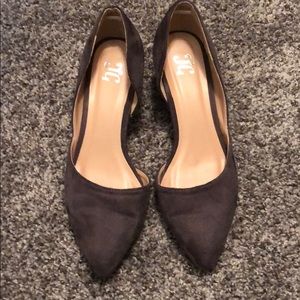 Gray pointed toe wedge
